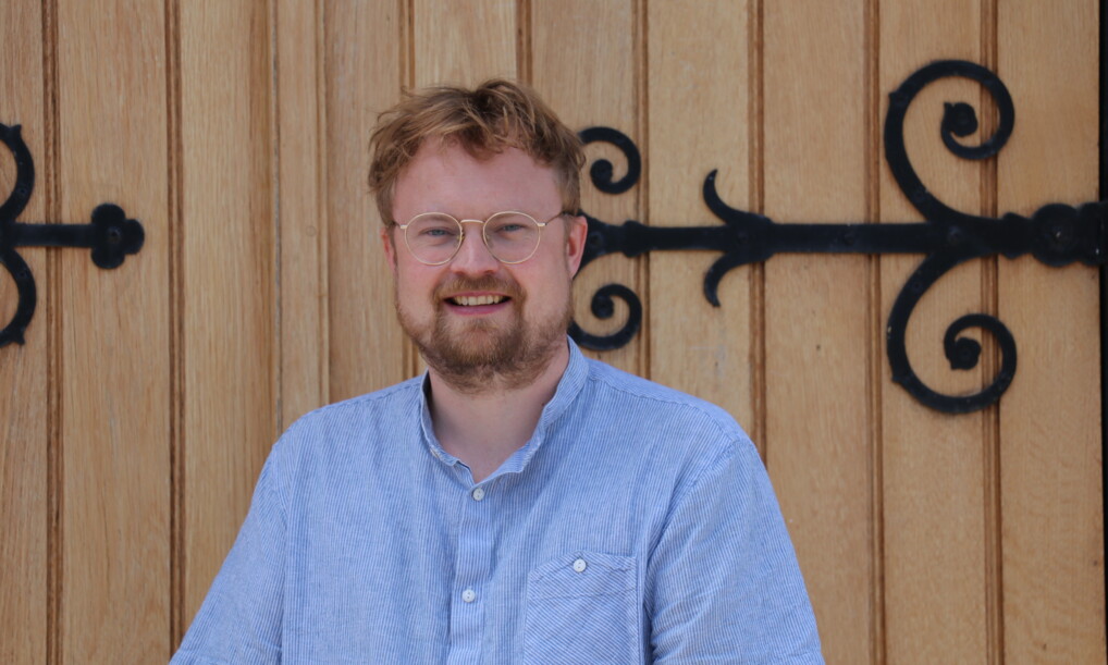 Det er kirkens opgave at være en sjælesorgens kirke, mener Rungsted Kirkes nye sogne- og gymnasiepræst Mathias Harding, som tiltræder stillingen den 1. september. Lær ham bedre at kende her.
