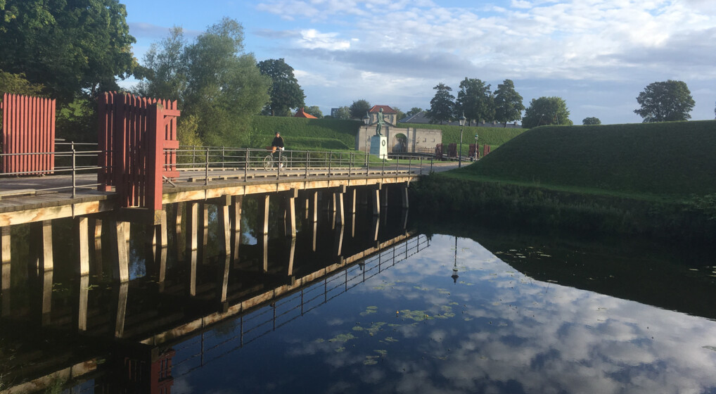 Kastellet set gennem en fedtet linse. Kastellet set gennem en fedtet linse.